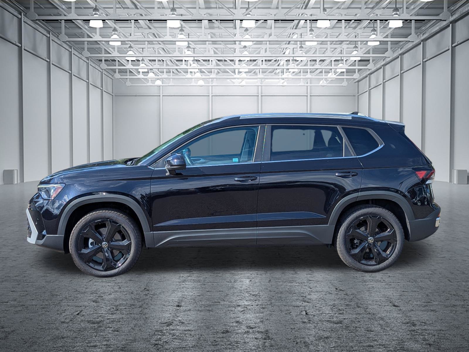 Used 2025 Volkswagen Taos SEL AWD/4WD image 2