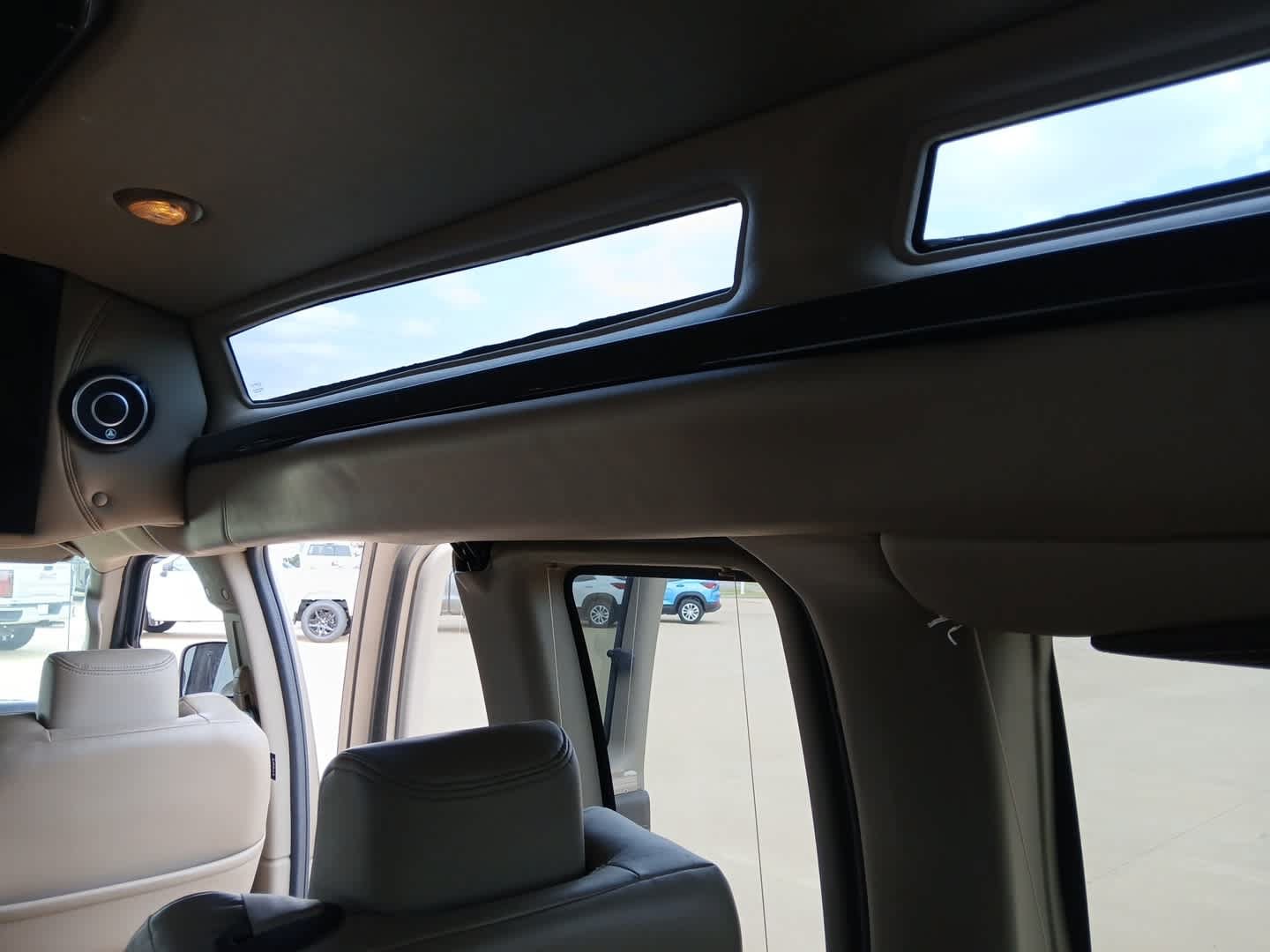 Used 2021 Chevrolet Express 2500 w/ Enhanced Convenience Package RWD image 90
