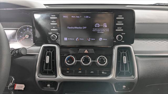 Used 2023 Kia Sorento LX FWD image 33