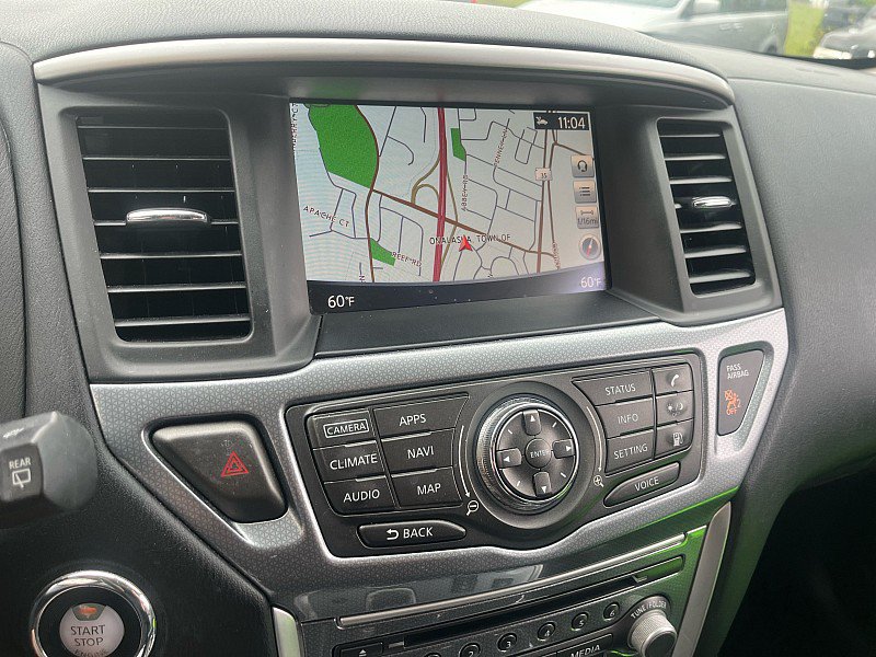Used 2019 Nissan Pathfinder SL AWD/4WD image 17