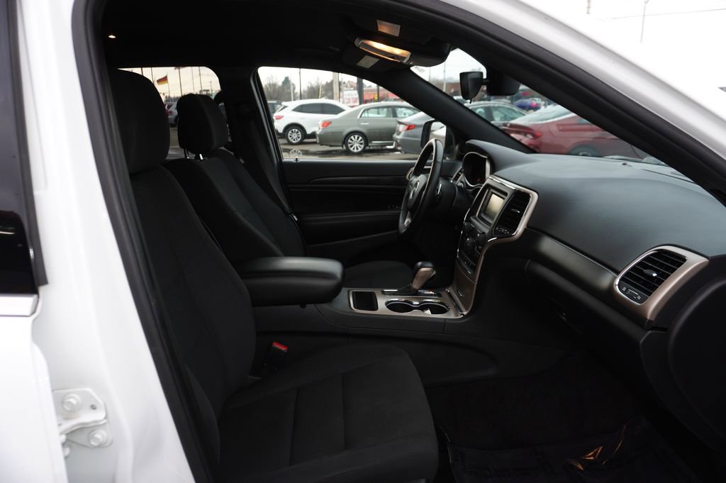 Used 2017 Jeep Grand Cherokee Laredo w/ Quick Order Package 23E image 29