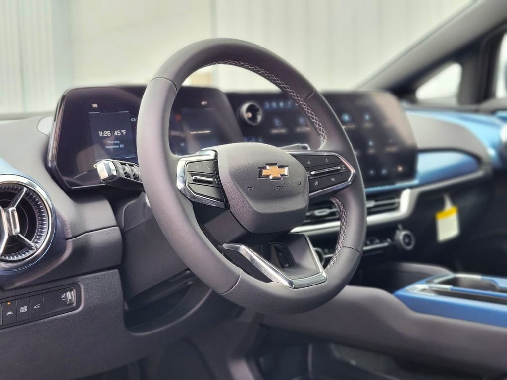 New 2026 Chevrolet Equinox EV LT AWD/4WD image 17