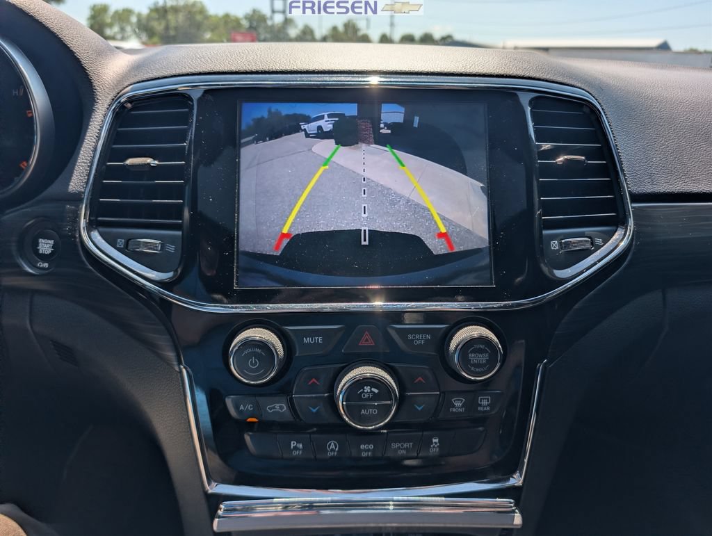 Used 2019 Jeep Grand Cherokee Altitude AWD/4WD image 16