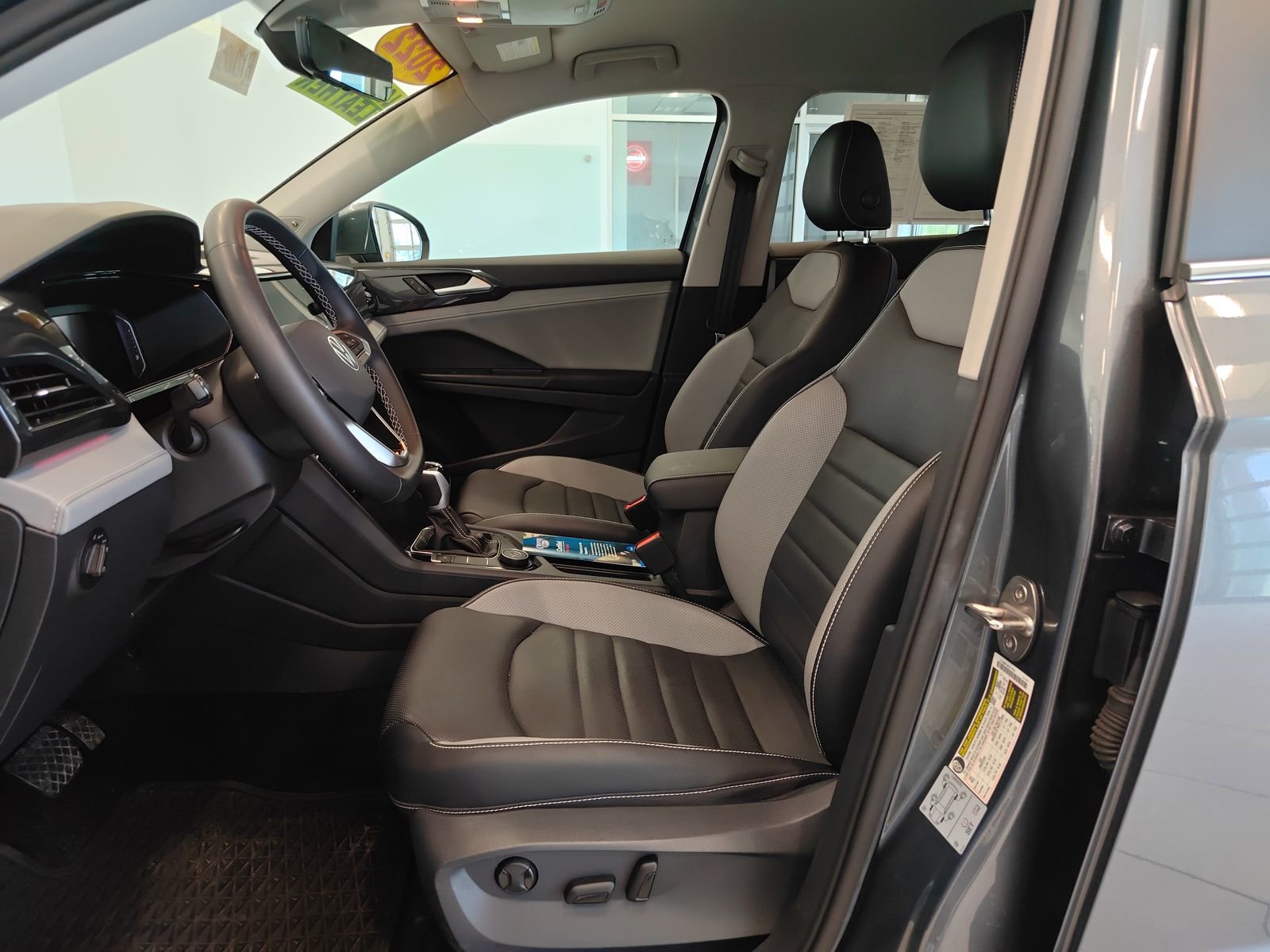 Used 2022 Volkswagen Taos SEL AWD/4WD image 11