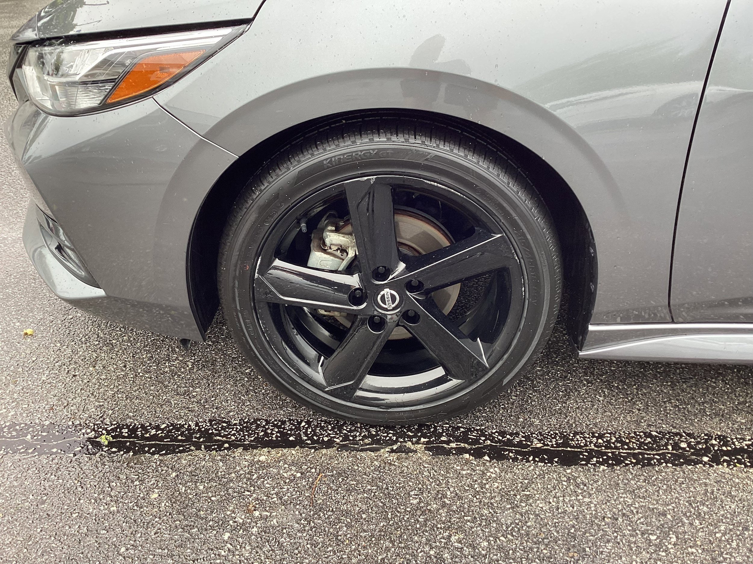 Used 2023 Nissan Sentra SR w/ Midnight Edition Package FWD image 9