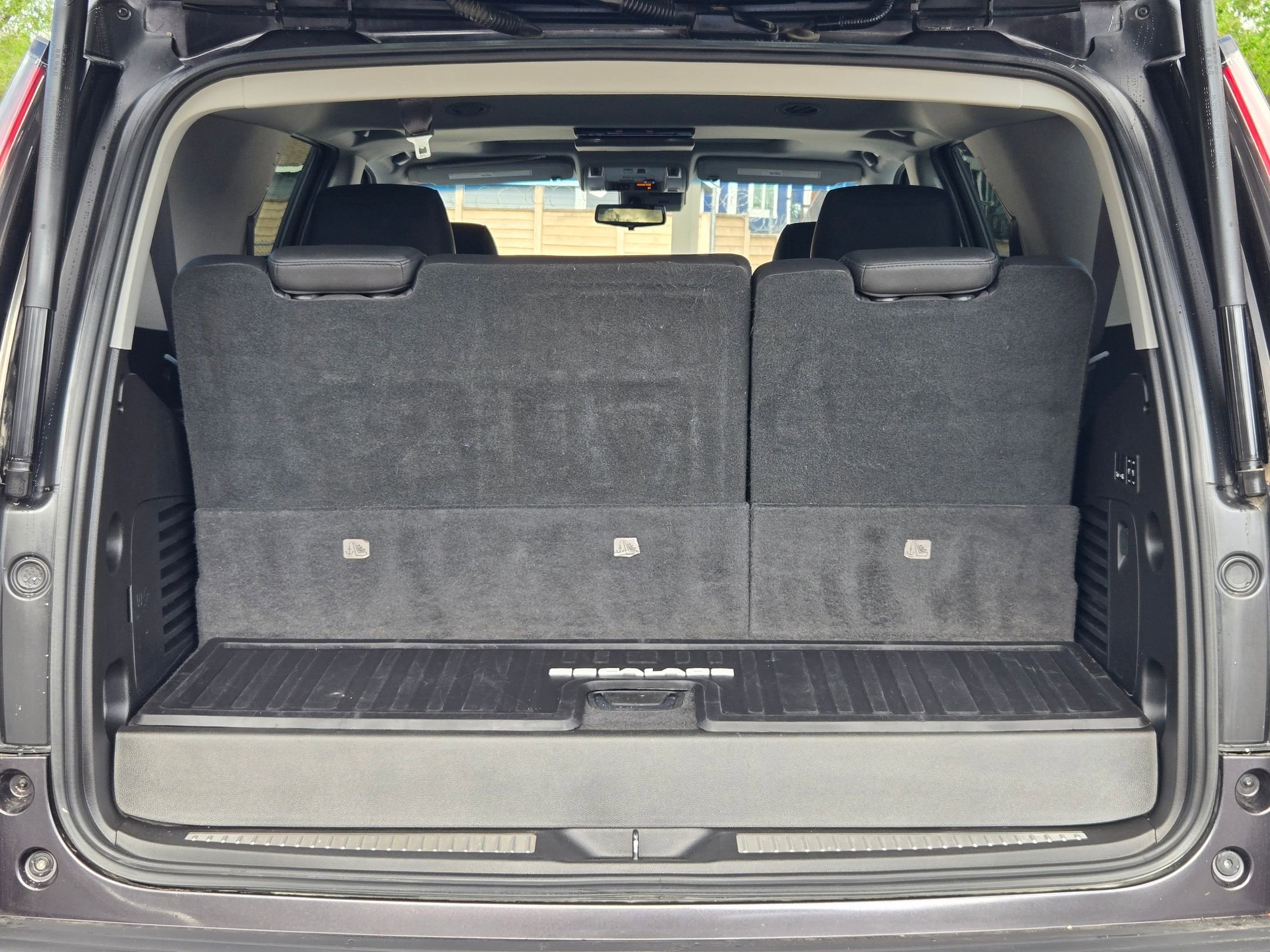 Used 2018 Cadillac Escalade Luxury image 23