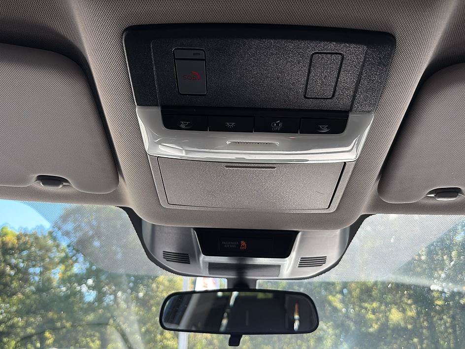 Certified 2025 Nissan Rogue SV FWD image 35