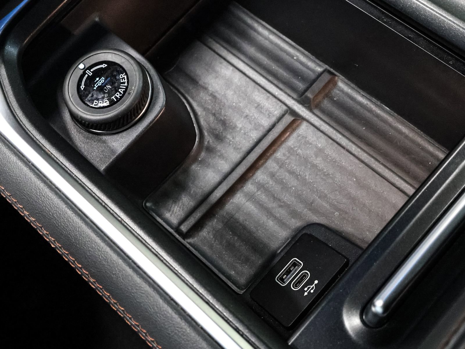 Certified 2025 Ford Expedition Active image 30