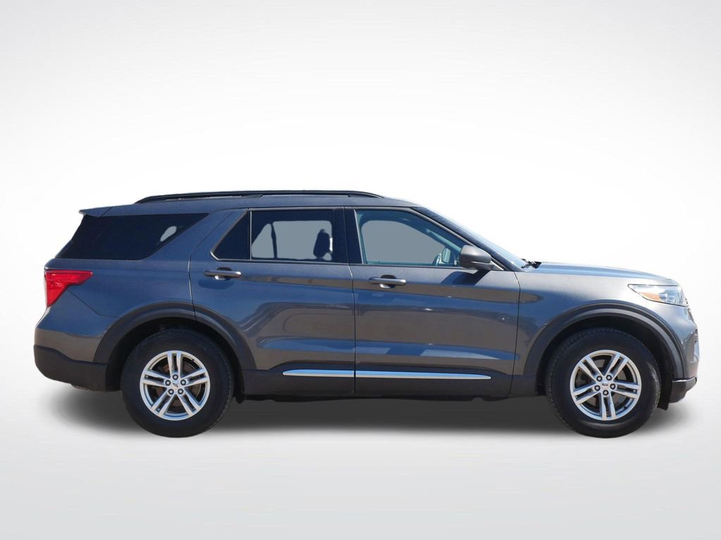 Used 2020 Ford Explorer XLT w/ Comfort Package AWD/4WD image 2