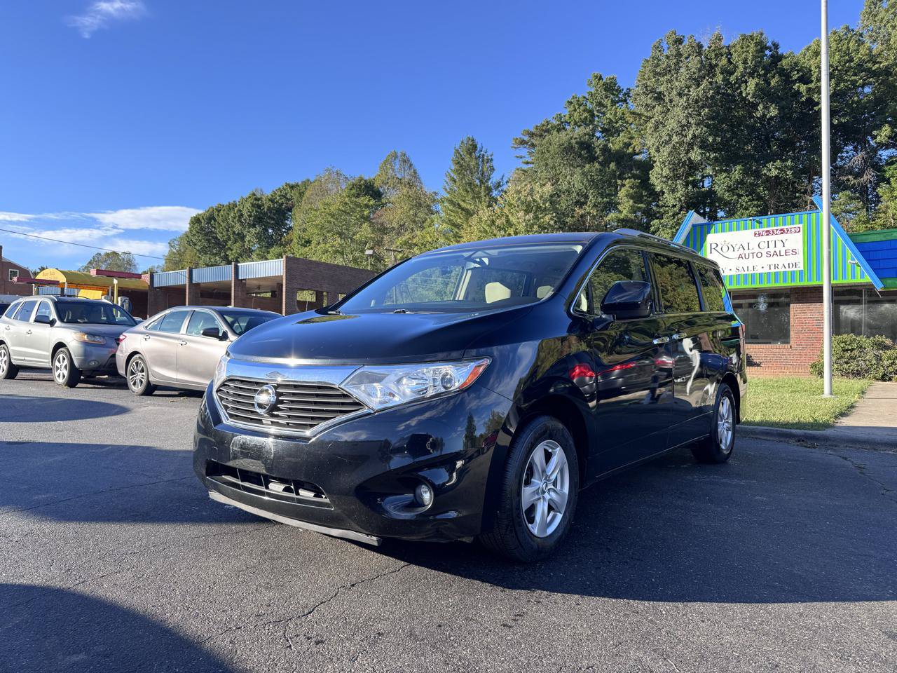 Used 2017 Nissan Quest SV FWD image 1