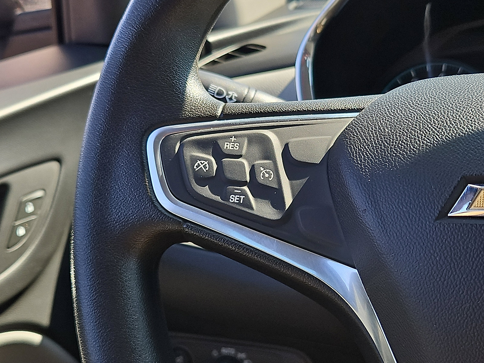 Used 2018 Chevrolet Equinox LS image 20