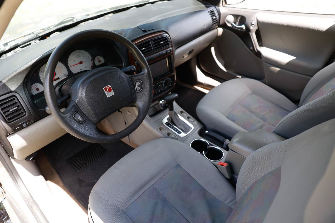 Used 2003 Saturn L-Series L200 w/ Audio Pkg I FWD image 4