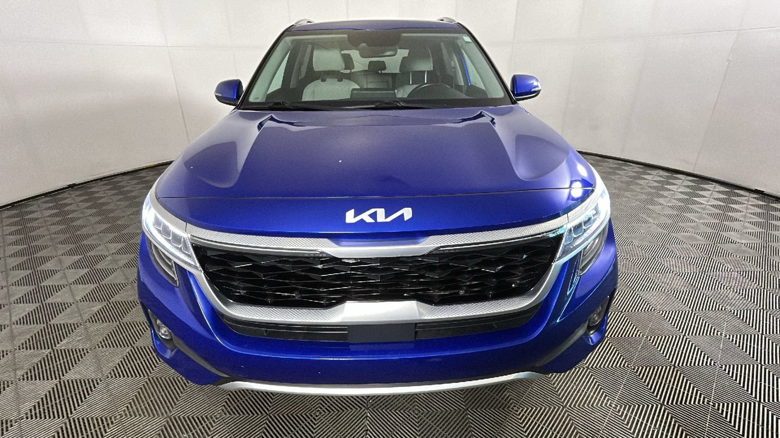 Used 2022 Kia Seltos SX w/ Sunroof Package AWD/4WD image 10