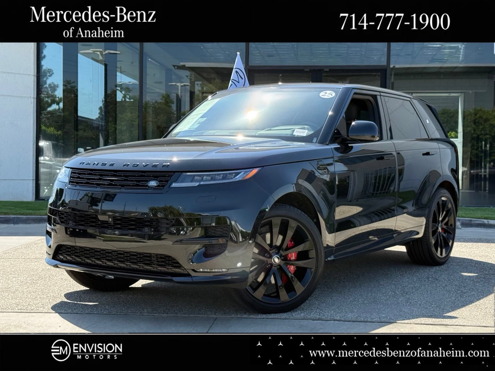 Used 2025 Land Rover Range Rover Sport Dynamic SE AWD/4WD image 1