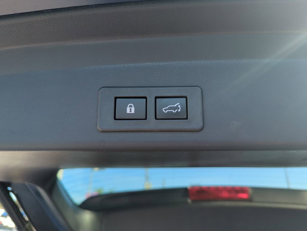 Certified 2023 Subaru Ascent Limited w/ Technology Package image 32