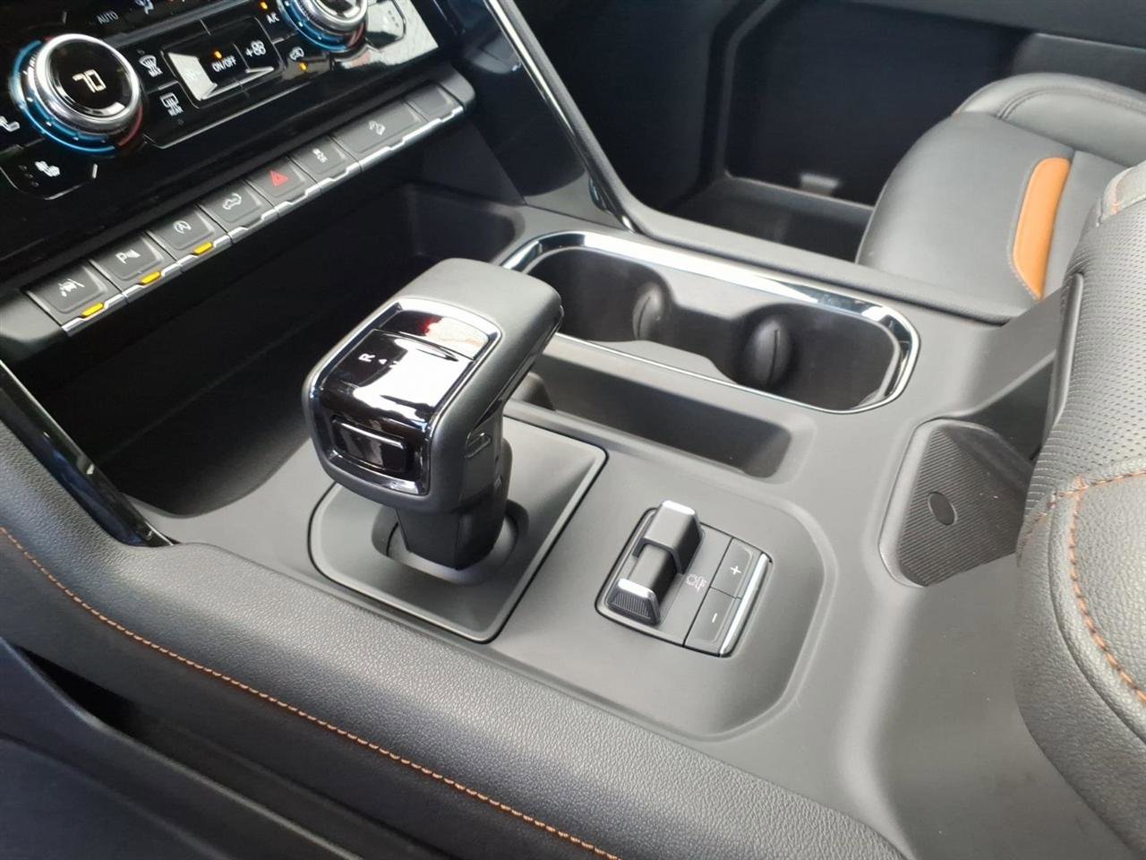 Used 2025 GMC Sierra 1500 AT4 AWD/4WD image 11