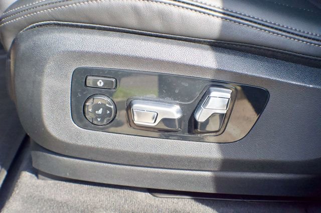 Used 2024 BMW X5 M60i AWD/4WD image 39