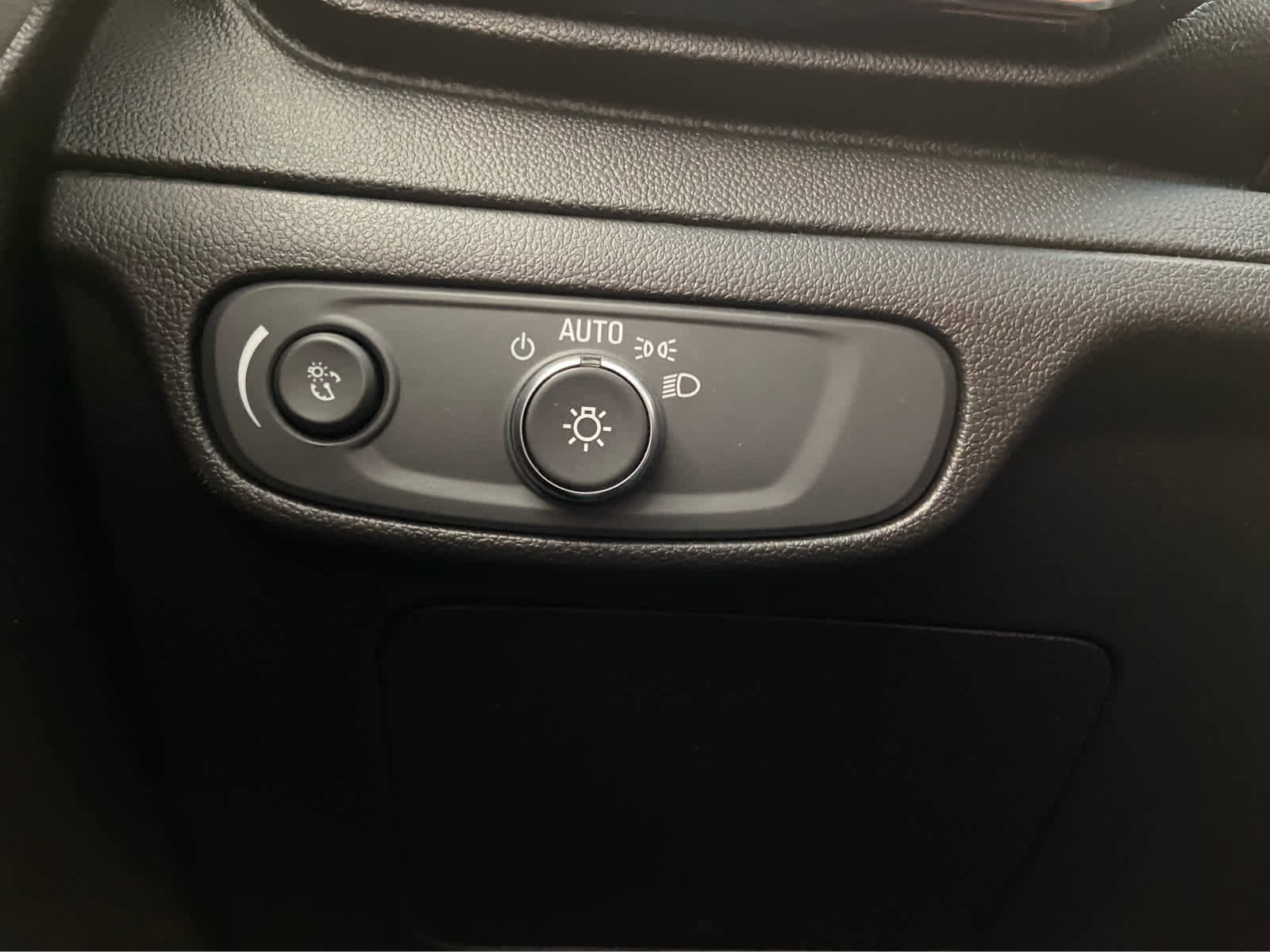 Used 2023 Chevrolet Bolt LT w/ Infotainment Package image 41