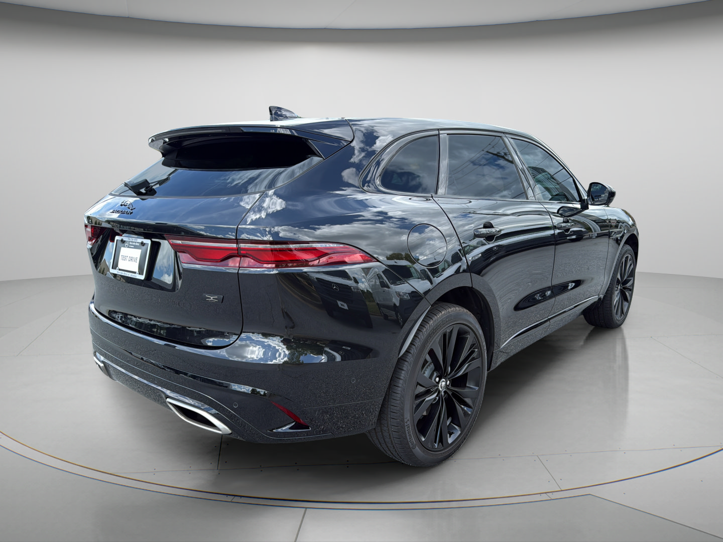 Used 2026 Jaguar F-PACE R-Dynamic S AWD/4WD image 5