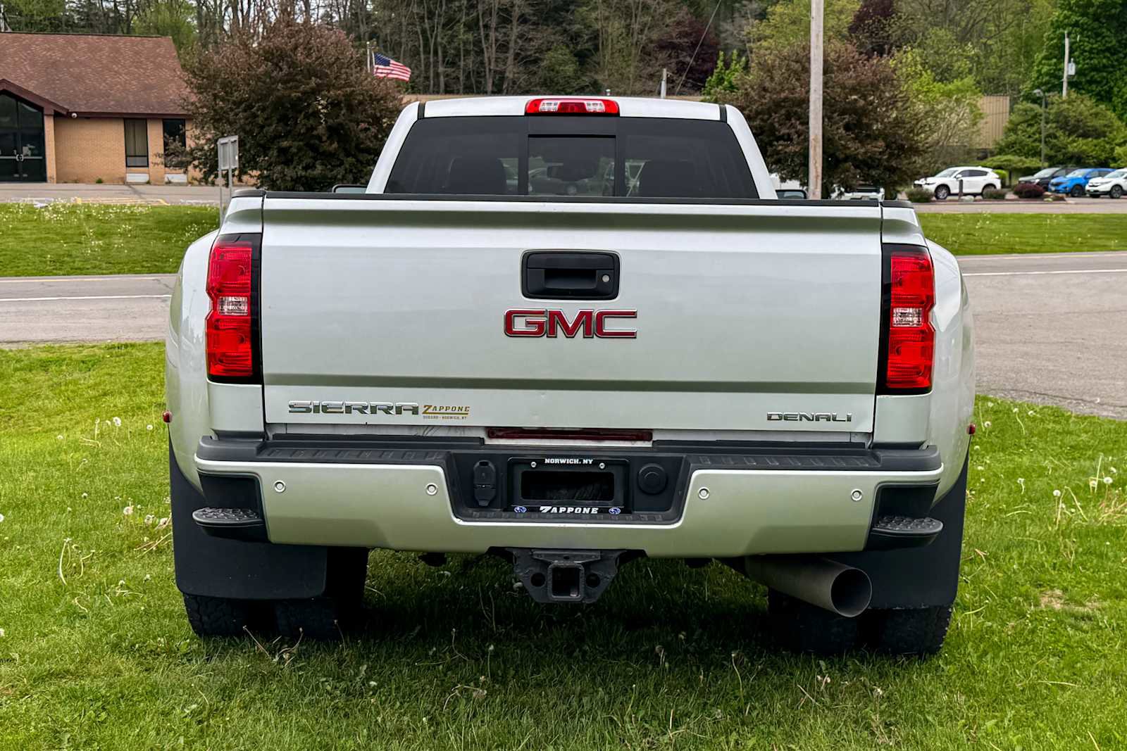 Used 2018 GMC Sierra 3500 Denali w/ Duramax Plus Package AWD/4WD image 4