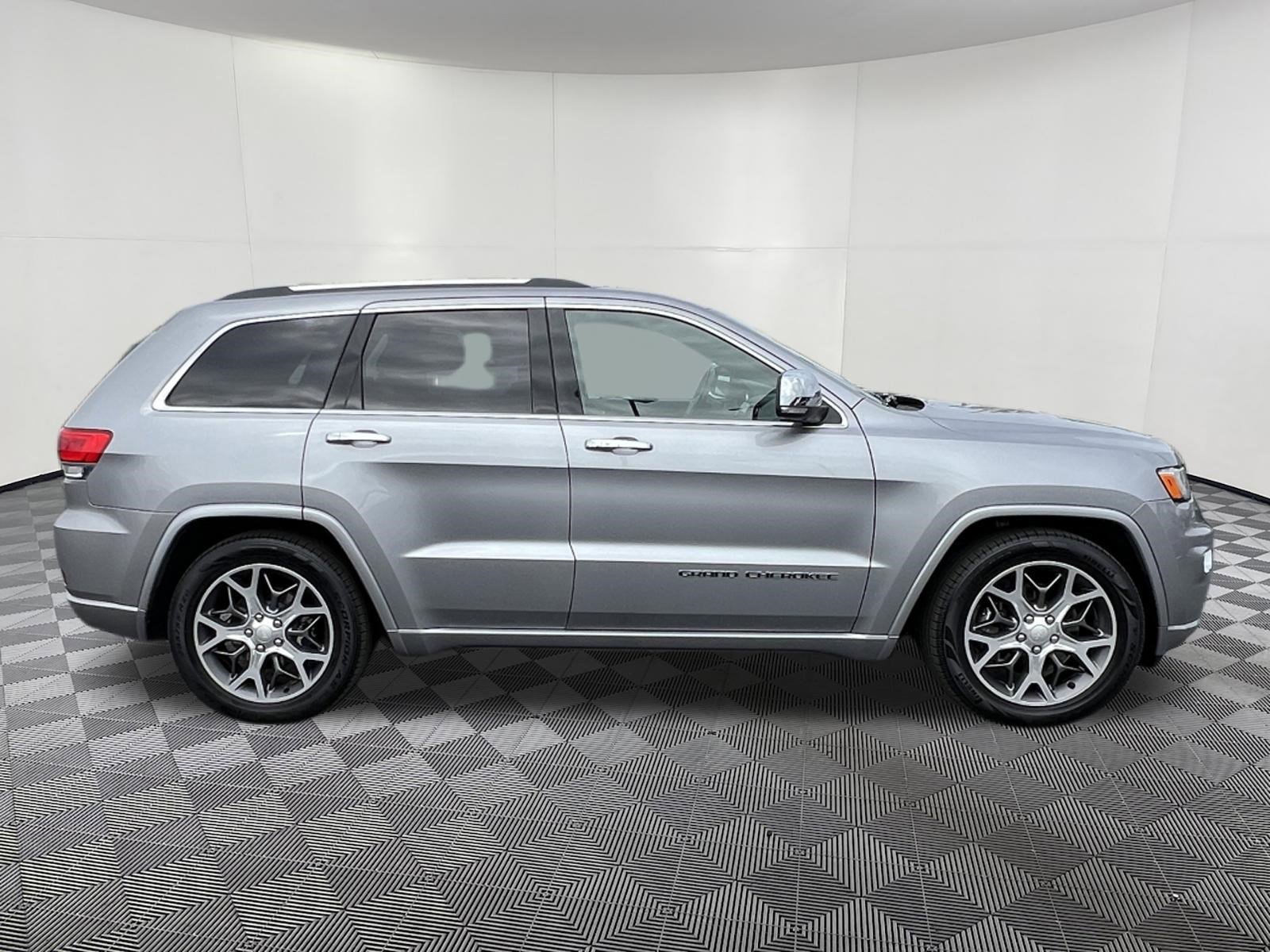 Used 2021 Jeep Grand Cherokee Overland AWD/4WD image 7