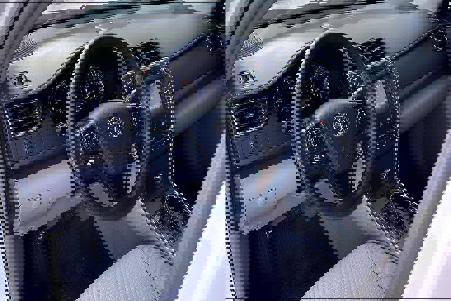 Used 2016 Toyota Camry LE image 17