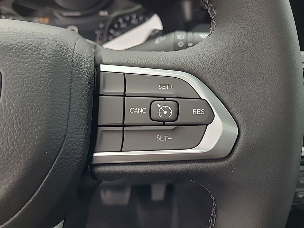 New 2026 Jeep Compass Latitude w/ Sun and Sound Group image 4