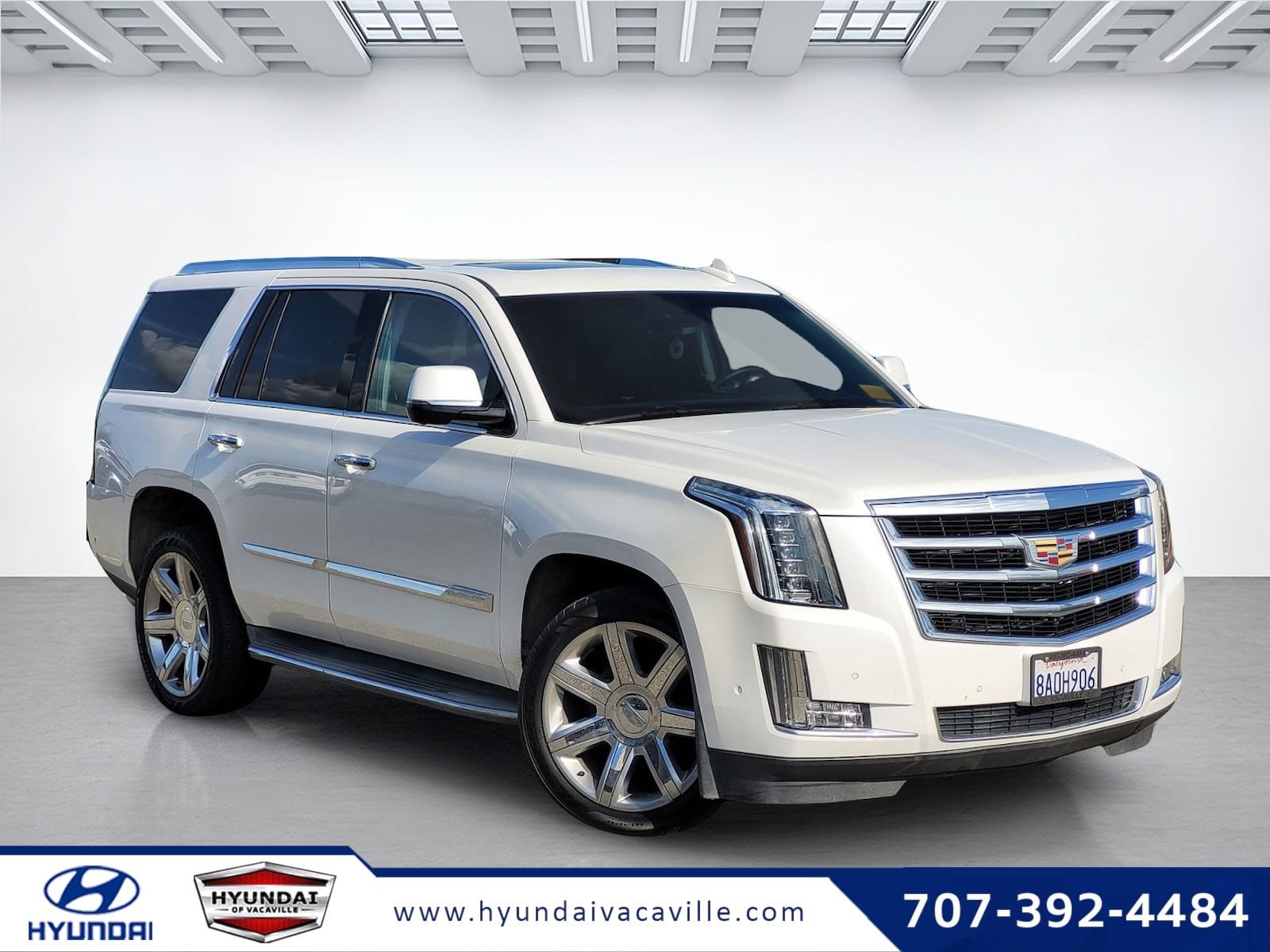 Used 2017 Cadillac Escalade Luxury AWD/4WD image 1