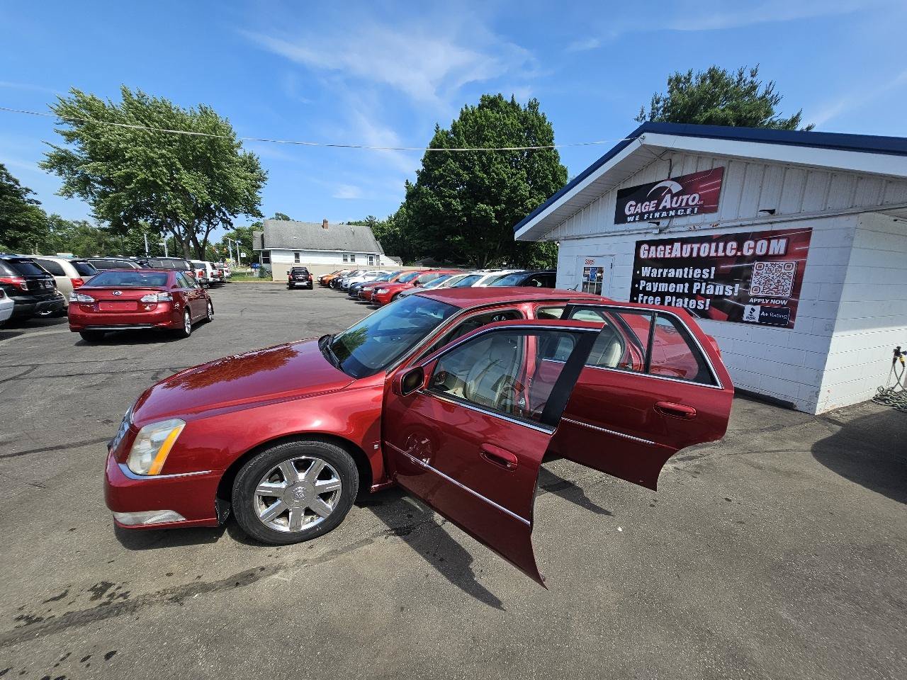 Used 2007 Cadillac DTS Luxury I w/ Trunk Convenience Package FWD image 24