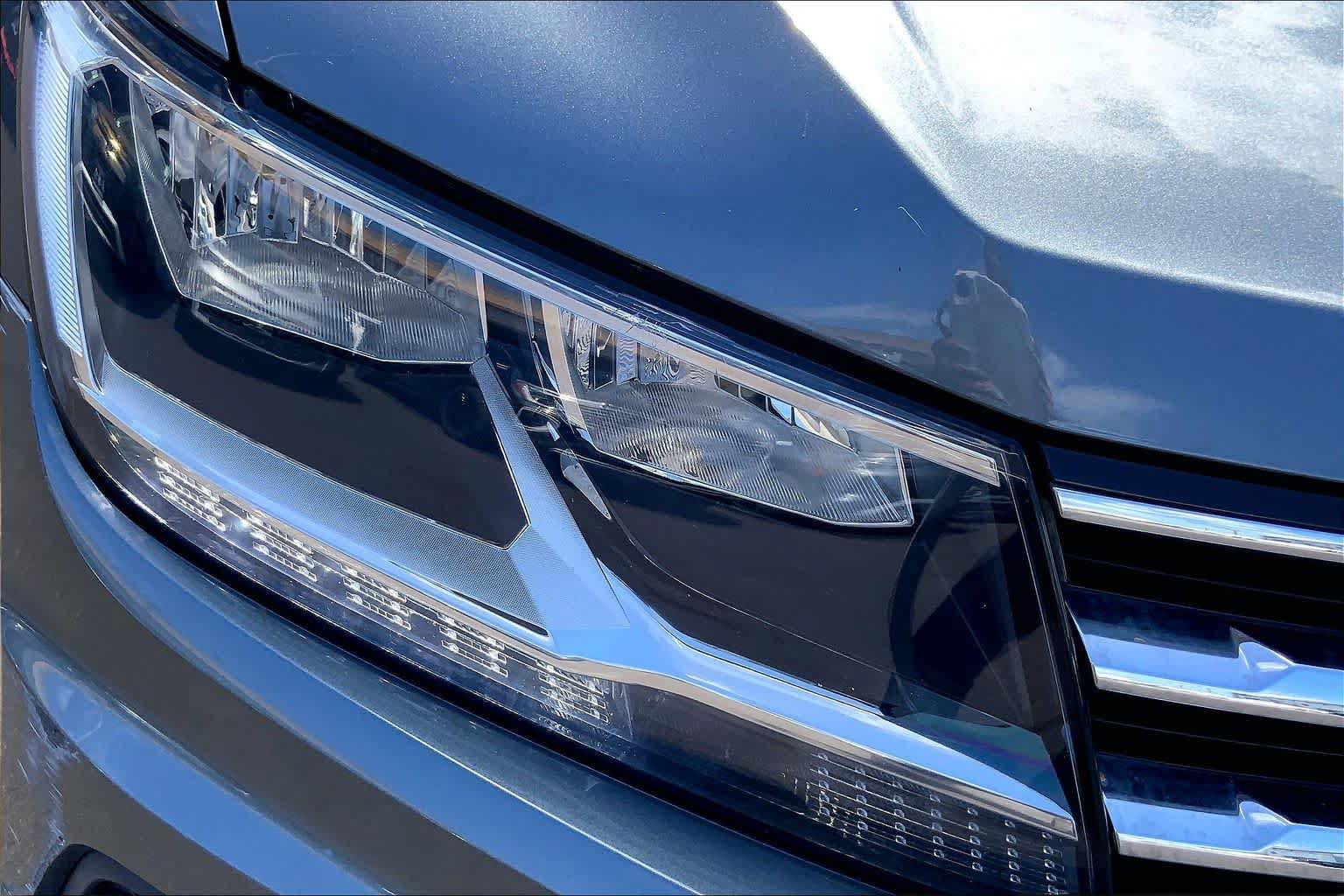 Used 2021 Volkswagen Tiguan SE FWD image 31