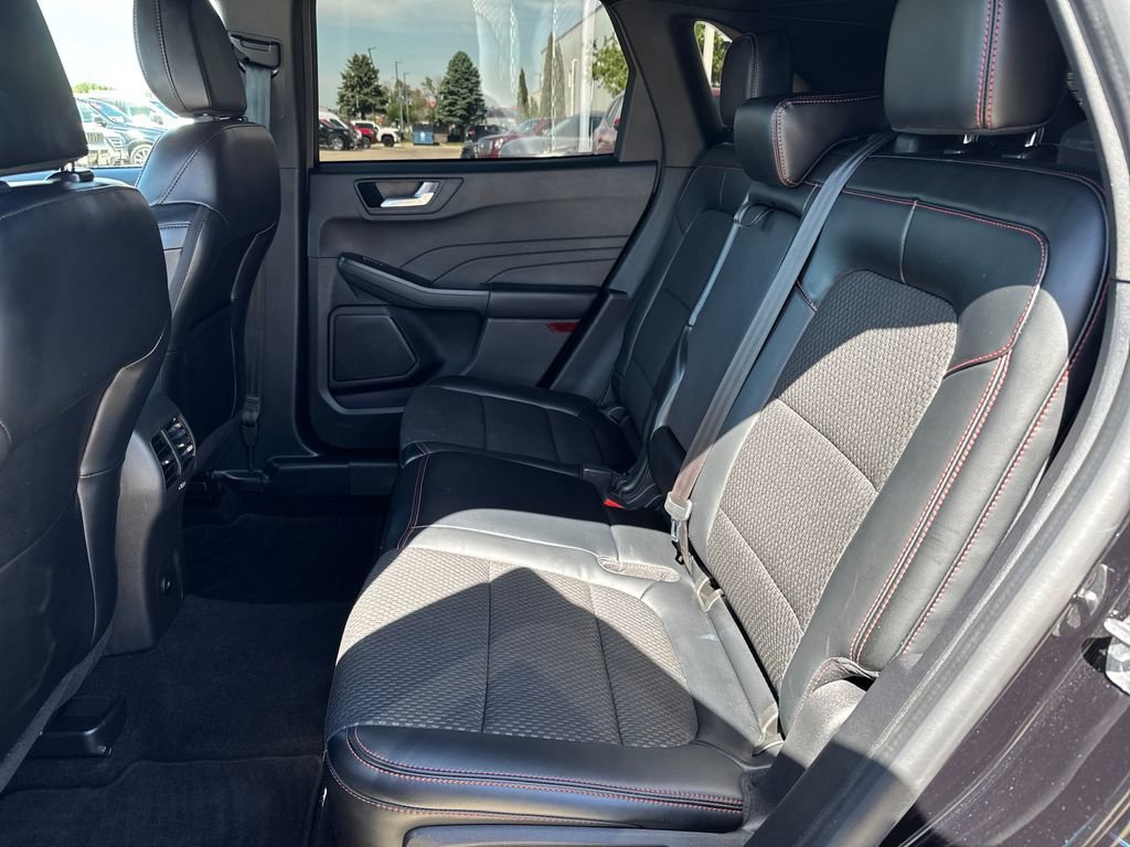 Used 2024 Ford Escape ST-Line w/ Tech Pack #1 AWD/4WD image 29