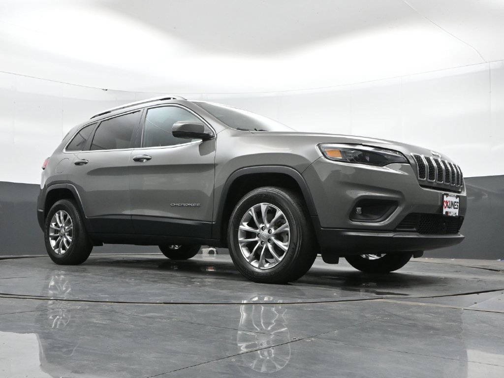 Used 2021 Jeep Cherokee Latitude Lux w/ Sun & Sound Group AWD/4WD image 46