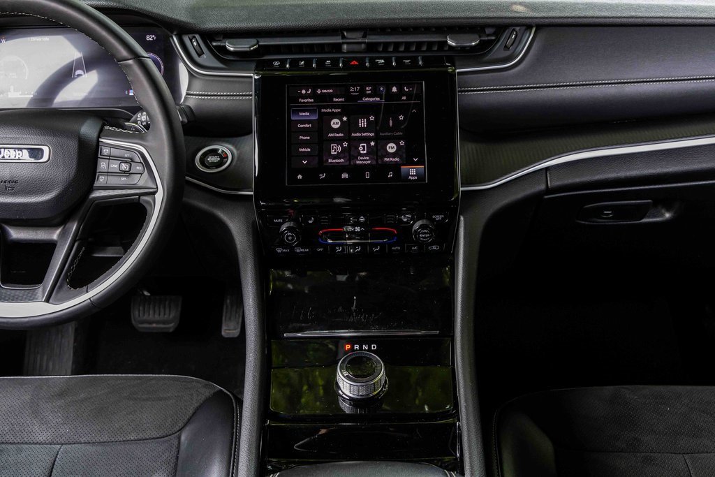 Used 2023 Jeep Grand Cherokee L Laredo image 10