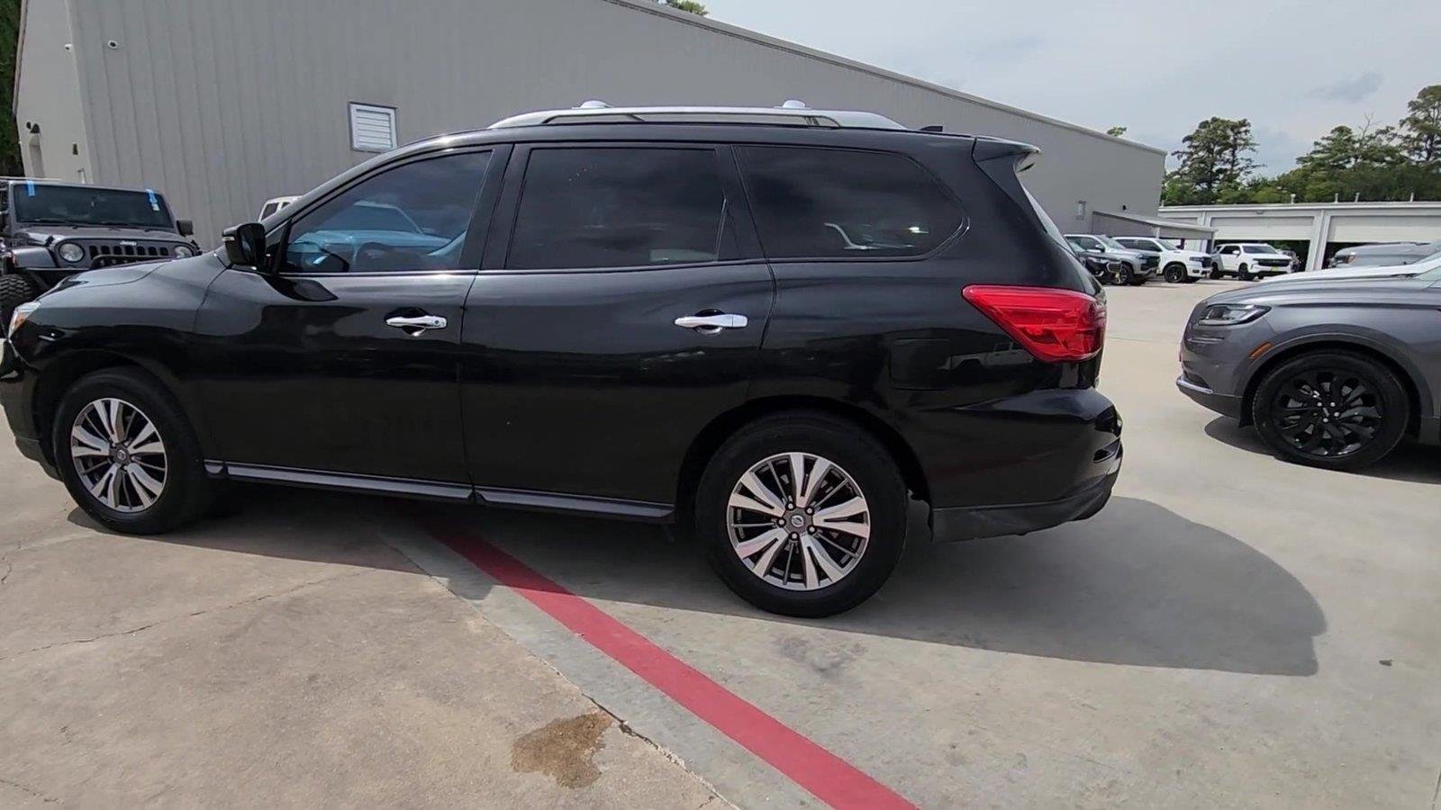 Used 2019 Nissan Pathfinder SV FWD image 6