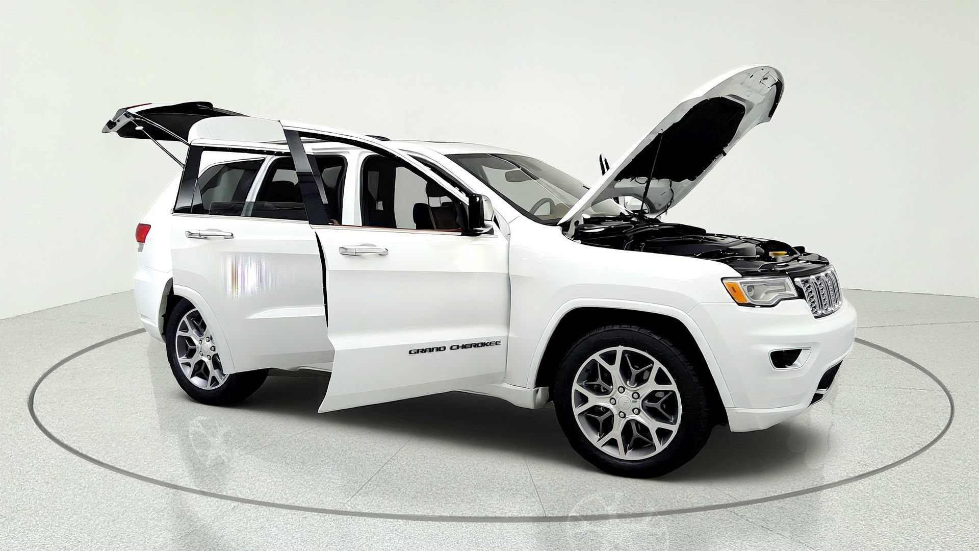 Used 2021 Jeep Grand Cherokee Overland AWD/4WD image 14