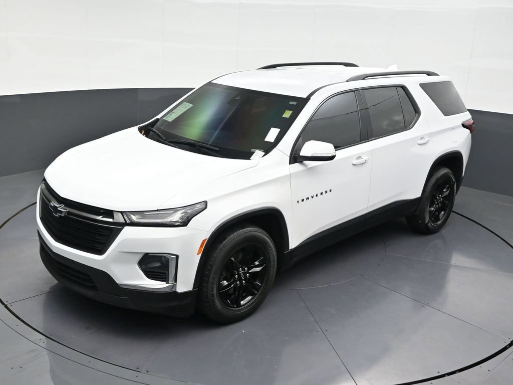 Used 2023 Chevrolet Traverse LT image 16