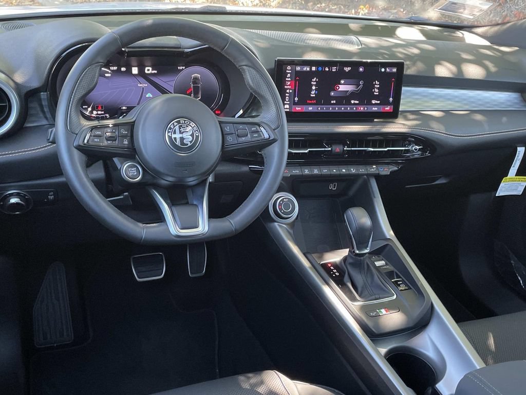 Used 2025 Alfa Romeo Tonale w/ Premium Package AWD/4WD image 7