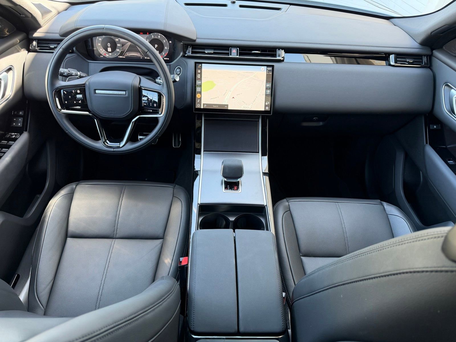 Used 2026 Land Rover Range Rover Velar Dynamic SE image 28