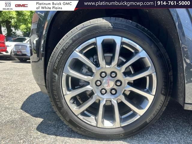 Used 2022 GMC Acadia Denali w/ Denali Technology Package image 9