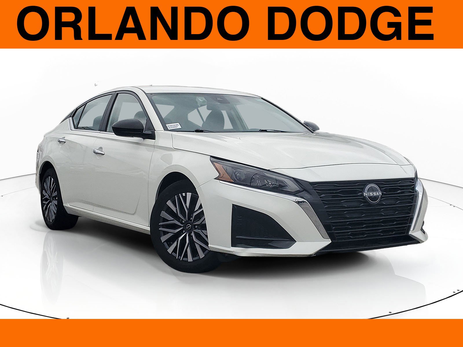 Used 2025 Nissan Altima 2.5 SV image 1