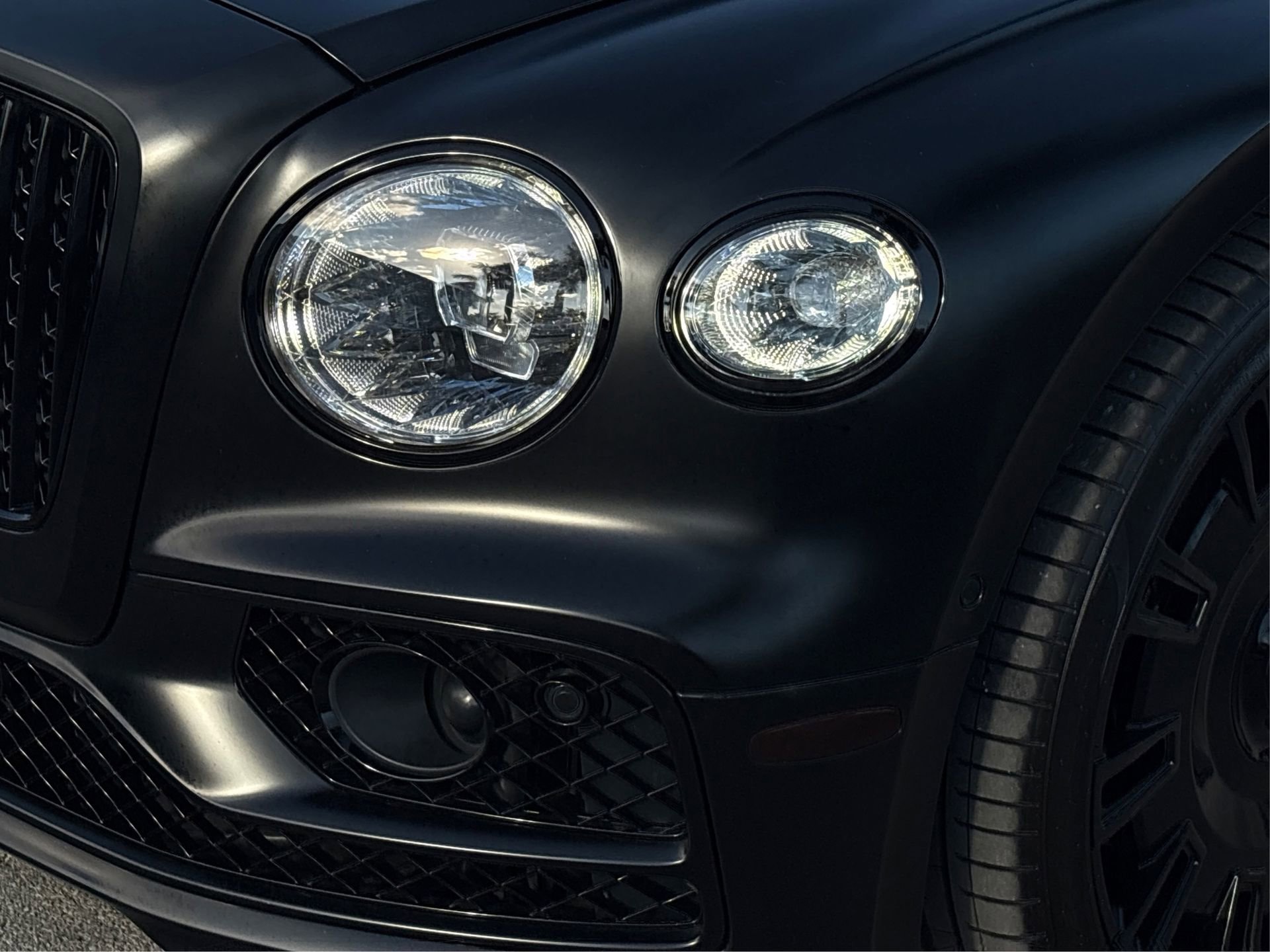 Used 2023 Bentley Flying Spur V8 image 14