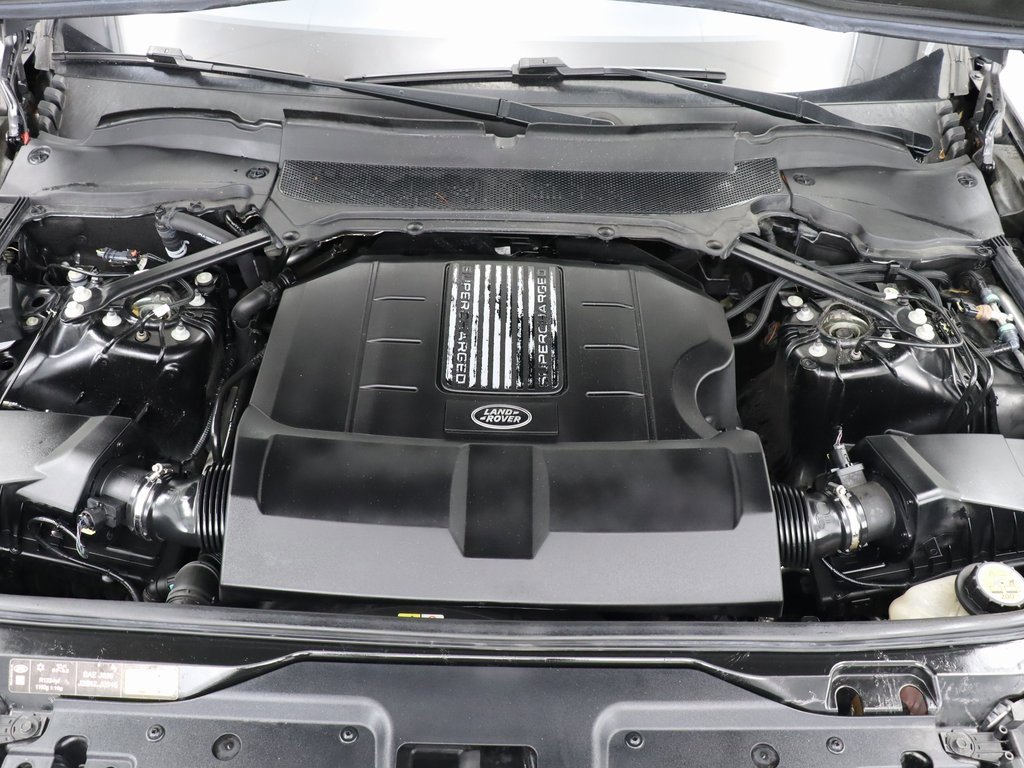 Used 2020 Land Rover Discovery HSE image 9