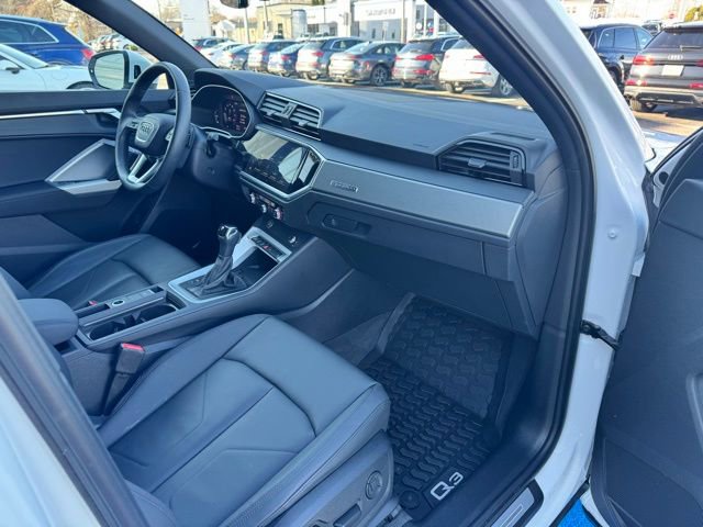Certified 2025 Audi Q3 2.0T Premium w/ Convenience Package image 42