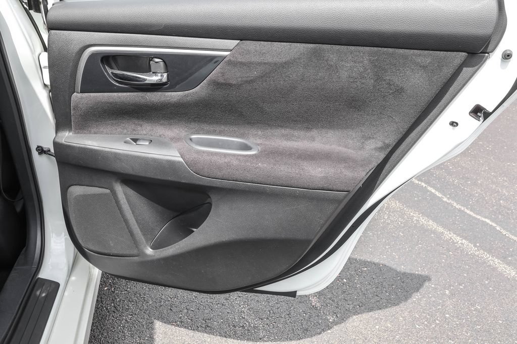 Used 2013 Nissan Altima 3.5 S FWD image 29