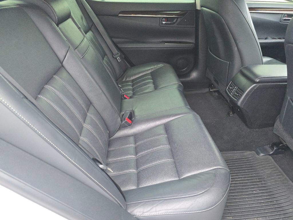 Used 2017 Lexus ES 300h image 19
