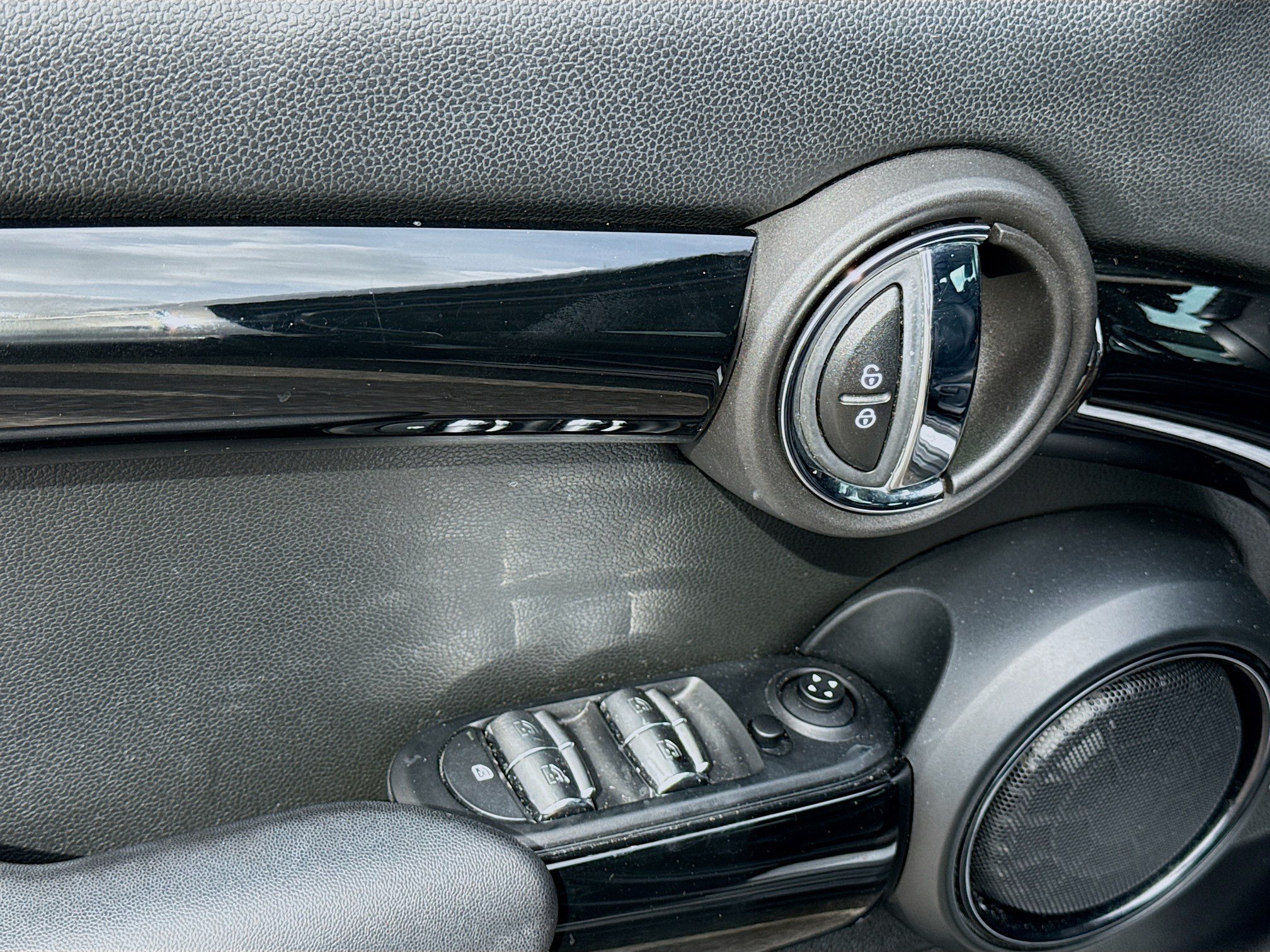 Used 2019 MINI Cooper S FWD image 21