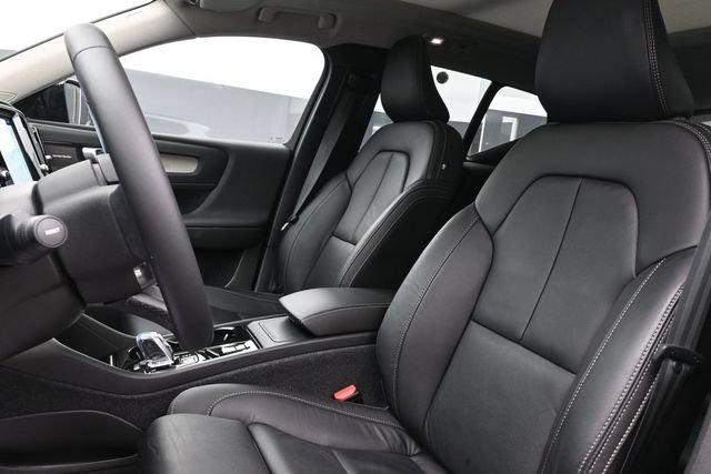 Used 2023 Volvo XC40 B5 Ultimate w/ Protection Package Premier AWD/4WD image 10