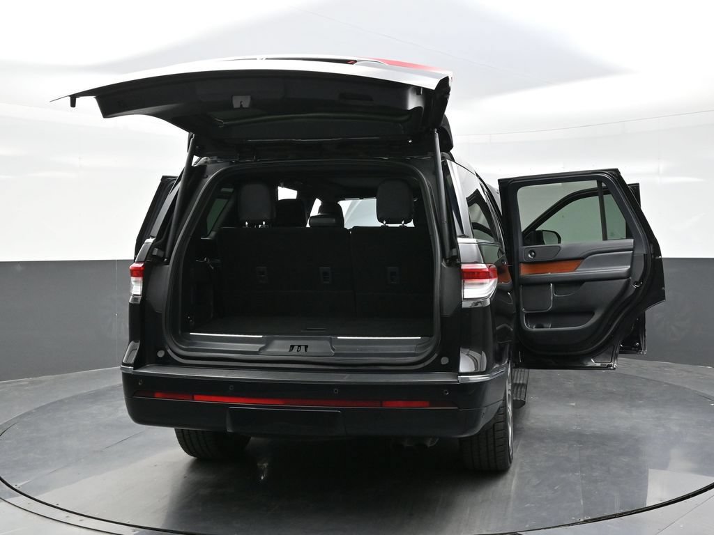 Used 2022 Lincoln Navigator Reserve AWD/4WD image 42