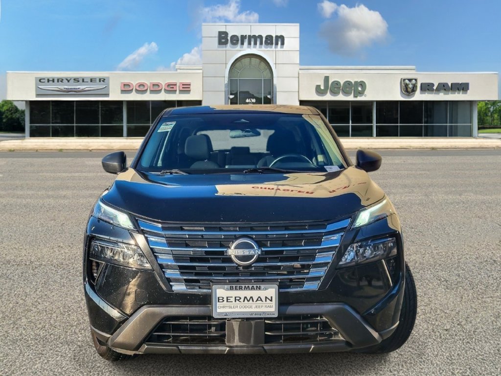 Used 2024 Nissan Rogue S AWD/4WD image 6