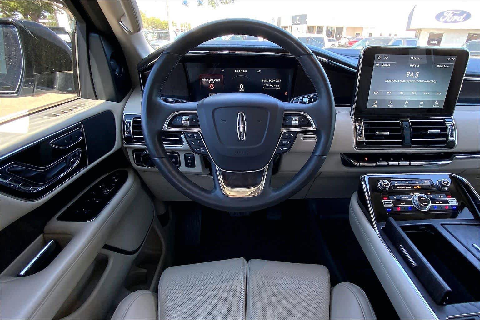 Used 2021 Lincoln Navigator Reserve AWD/4WD image 6